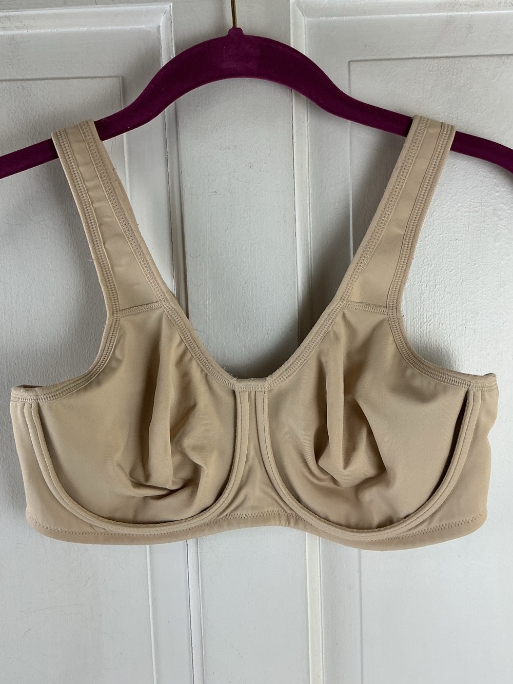 Wacoal Simone Cream Underwire Unlined 36C Sporty Bra 855170